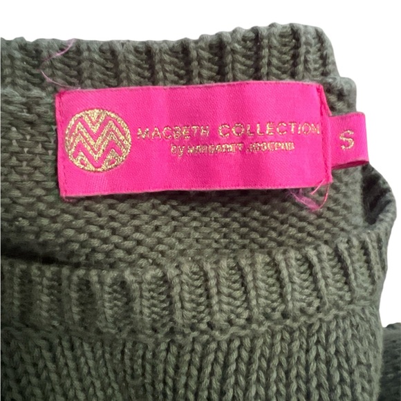 Macbeth Collection by Margaret
Josephs Green Knit Sleeveless Sweater - Picture 5 of 6